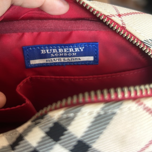Burberry Sling - Picture 2 of 5